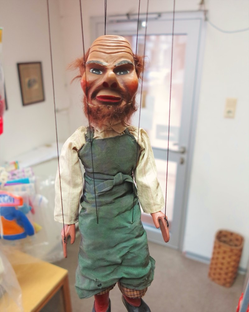 Reparierte Marionette